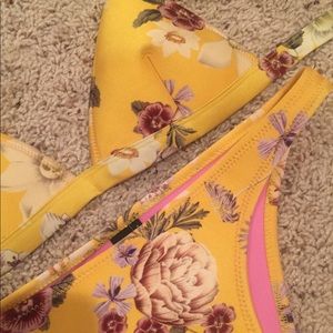 TRIANGL BIKINI - WORN TWICE!!